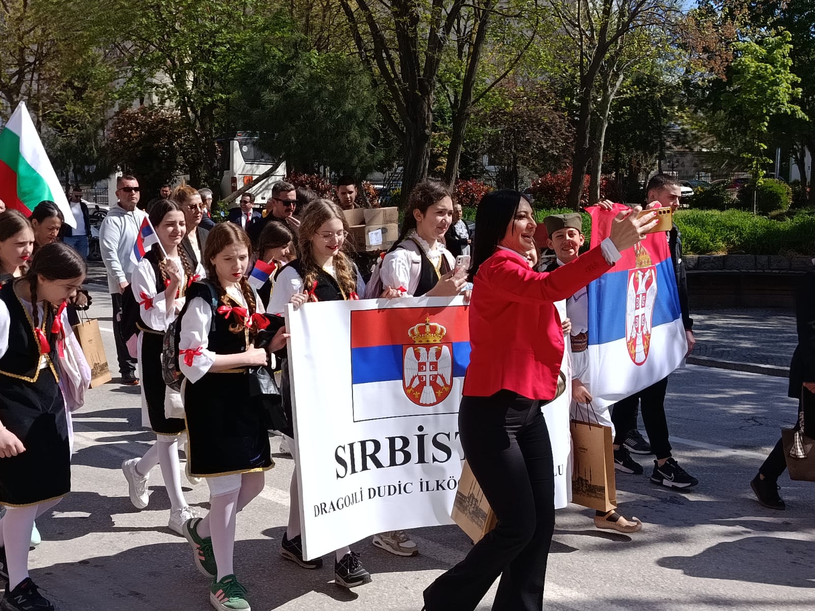 Edirne Valisi Yunus Sezer, 23 Nisan Ulusal Egemenlik ve Çocuk Bayramı kutlamaları kapsamında düzenlenen 